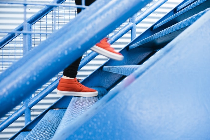 Soñar con una escalera a la que le faltan algunos peldaños ¿Qué significa?